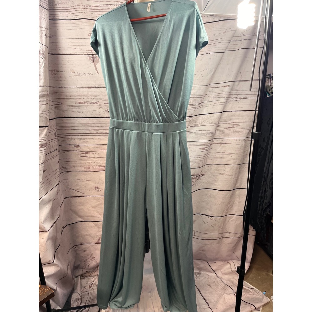 Halara Sage Green Ribbed V-Neck Wide Leg Cutout Back Jumpsuit Large Regular
